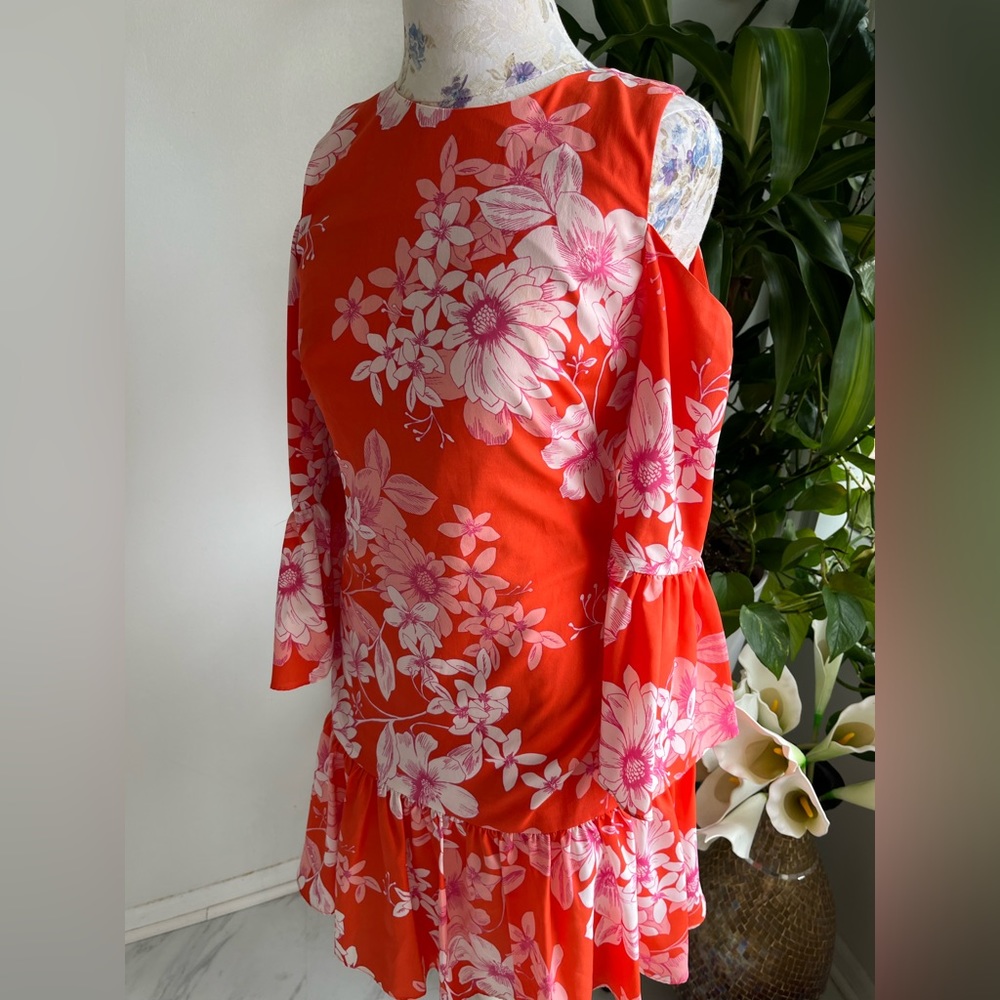 Dress - Picture 2 of 6